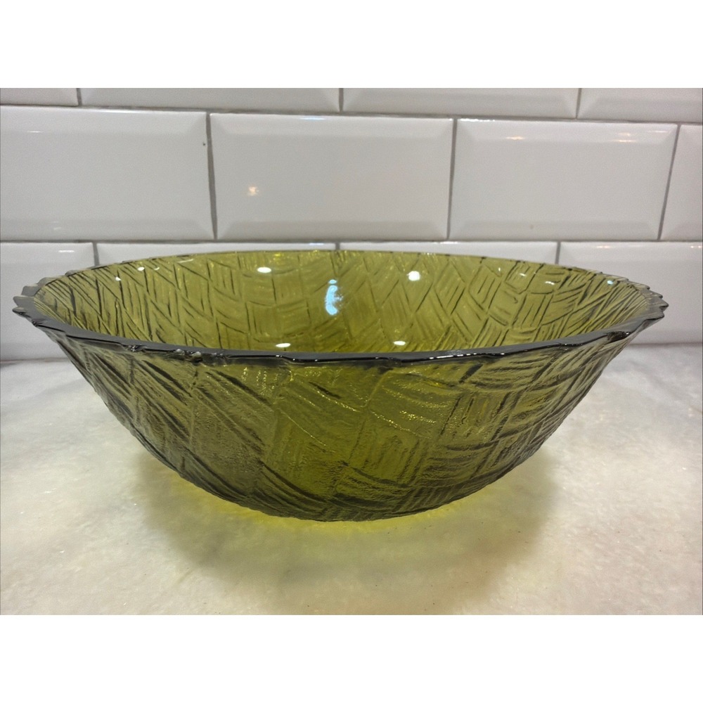 Indiana Glass Avocado Green Weavetex Chip Bowl ES051